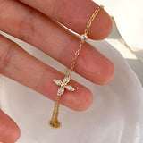 Clyra 18K Gold Dainty Flower Pendant Necklace