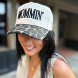 Mommin' - Black Cheetah Vintage Trucker Hat