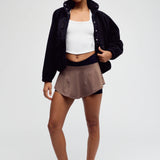 Baseline Tennis Skort - Sandstorm/Black Comb