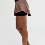 Baseline Tennis Skort - Sandstorm/Black Comb