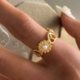 Séverine Flower Pearl Ring