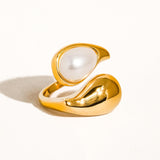 Sloan Pearl Wavy Ring