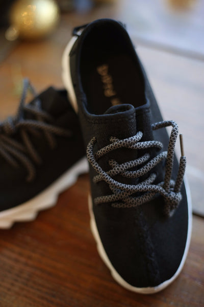 Sleek Knit Tennis Shoes