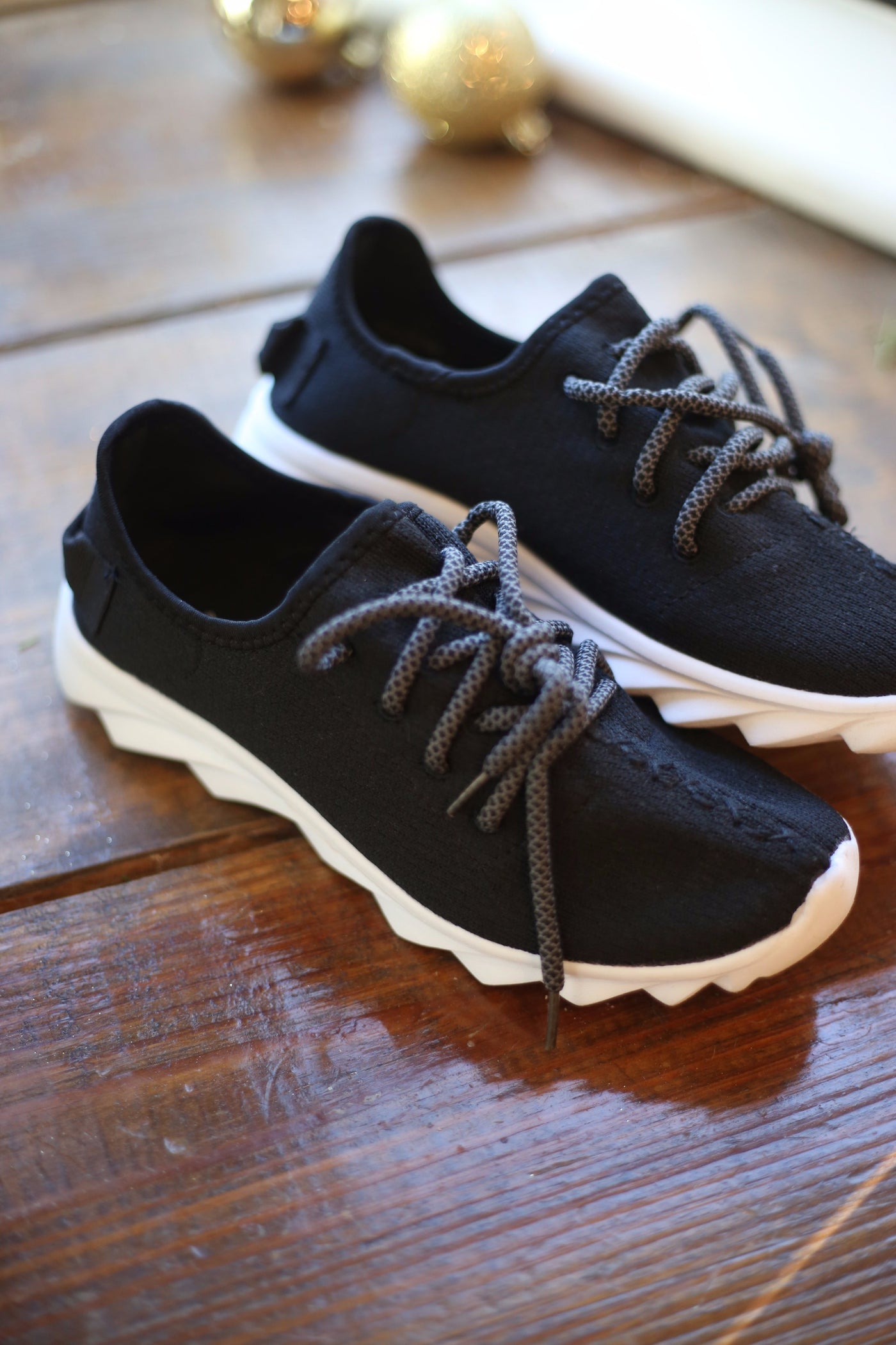 Sleek Knit Tennis Shoes